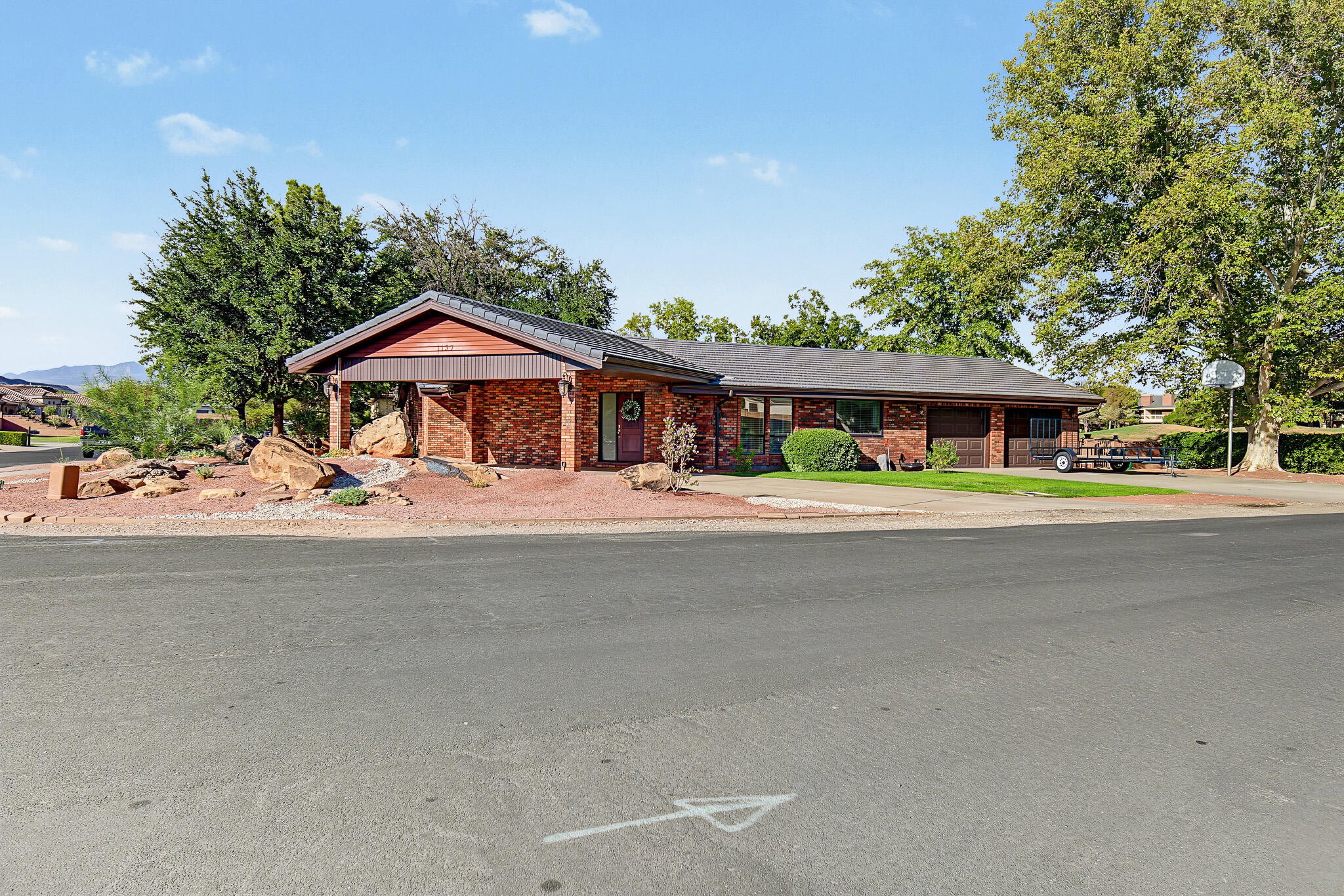 1137 W Goldenrod Cir — photo