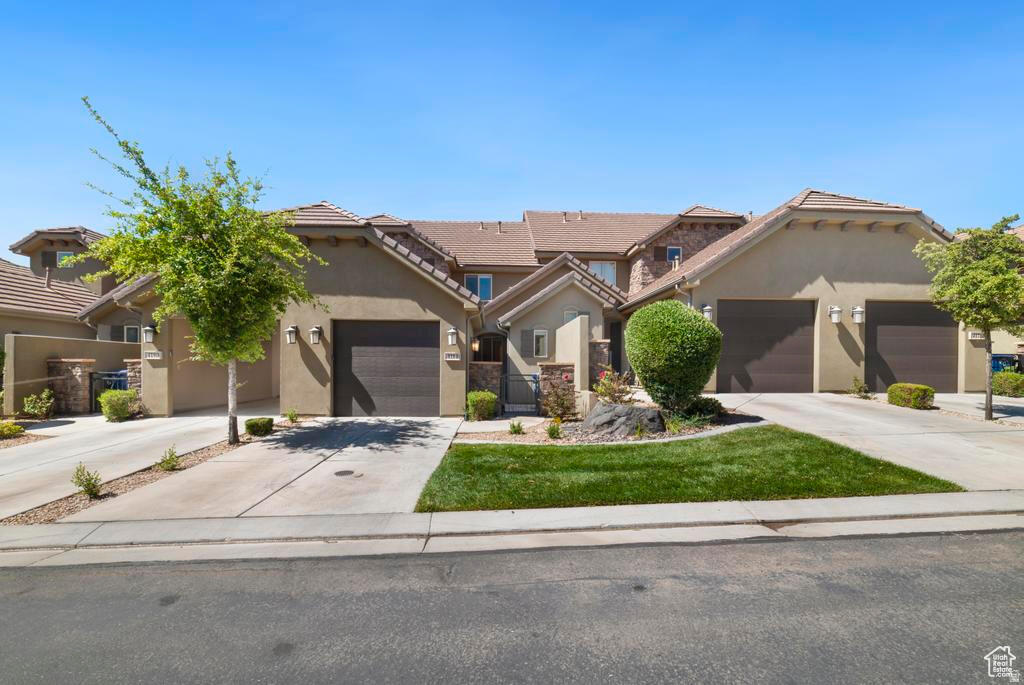 4184 E Torrey Pines Dr — photo