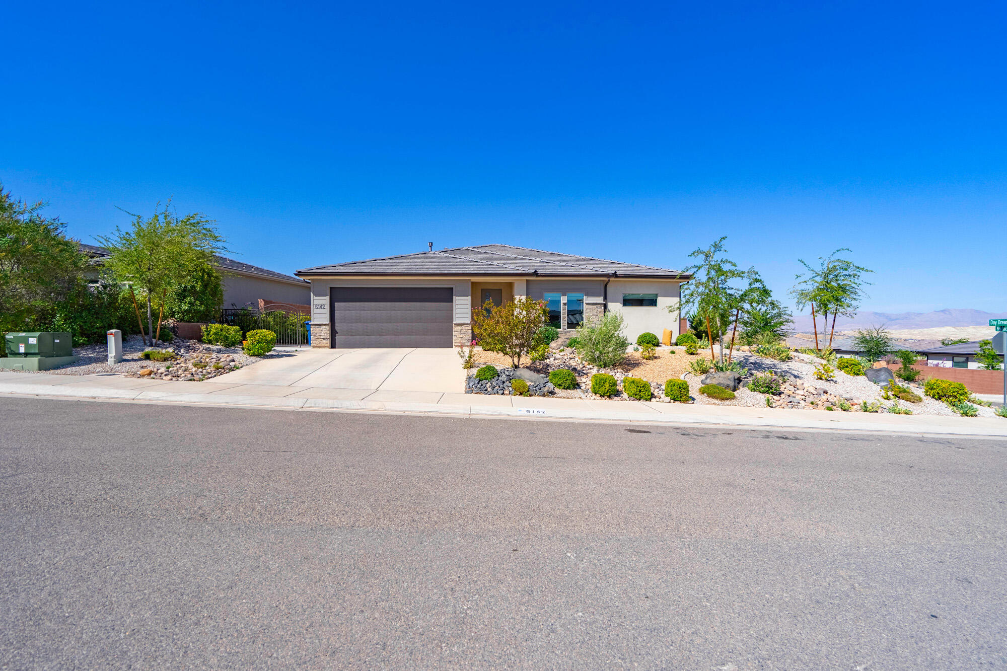6142 S Daydream Way — photo