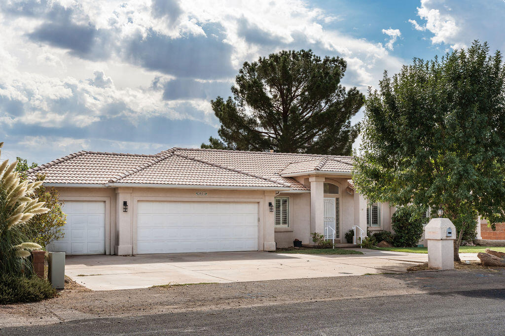 3415 S Mulberry Dr — photo