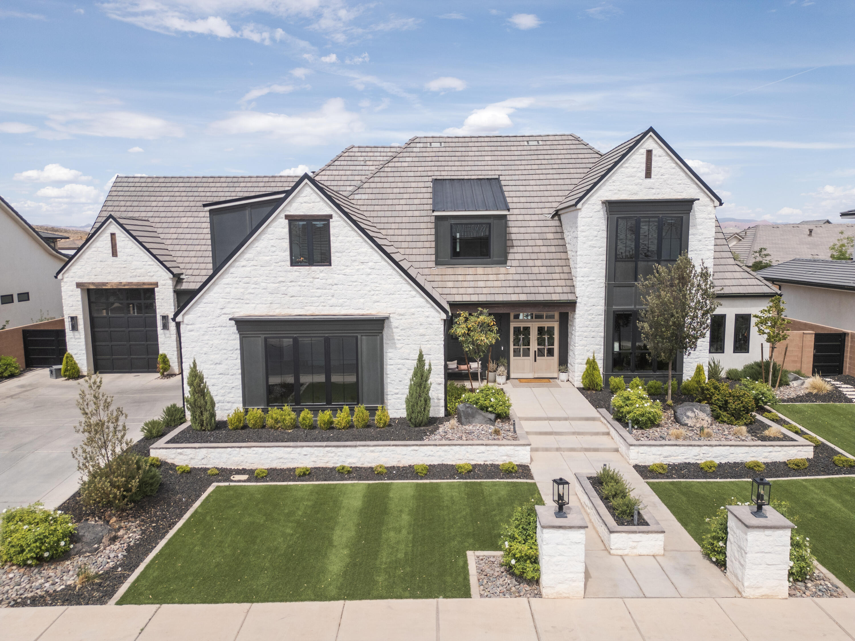 2167 E Fieldstone Dr — photo