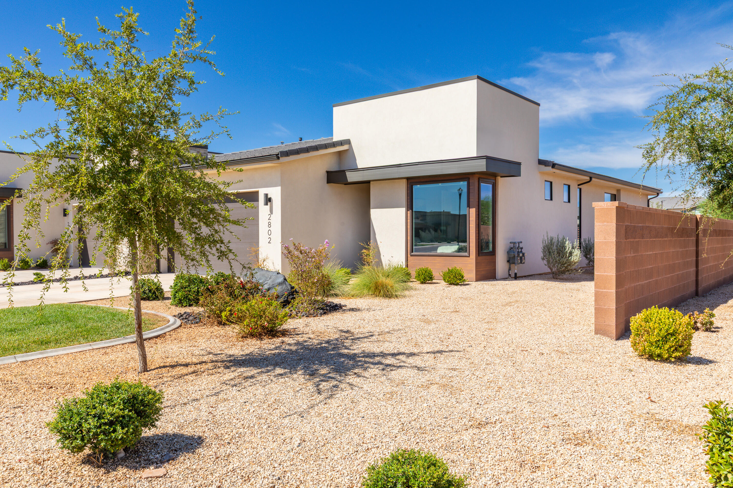 2802 E Church Oak Dr — photo