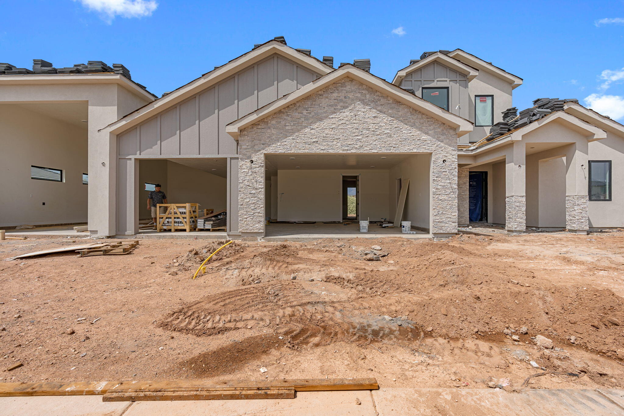 2651 E Rosedale Dr — photo
