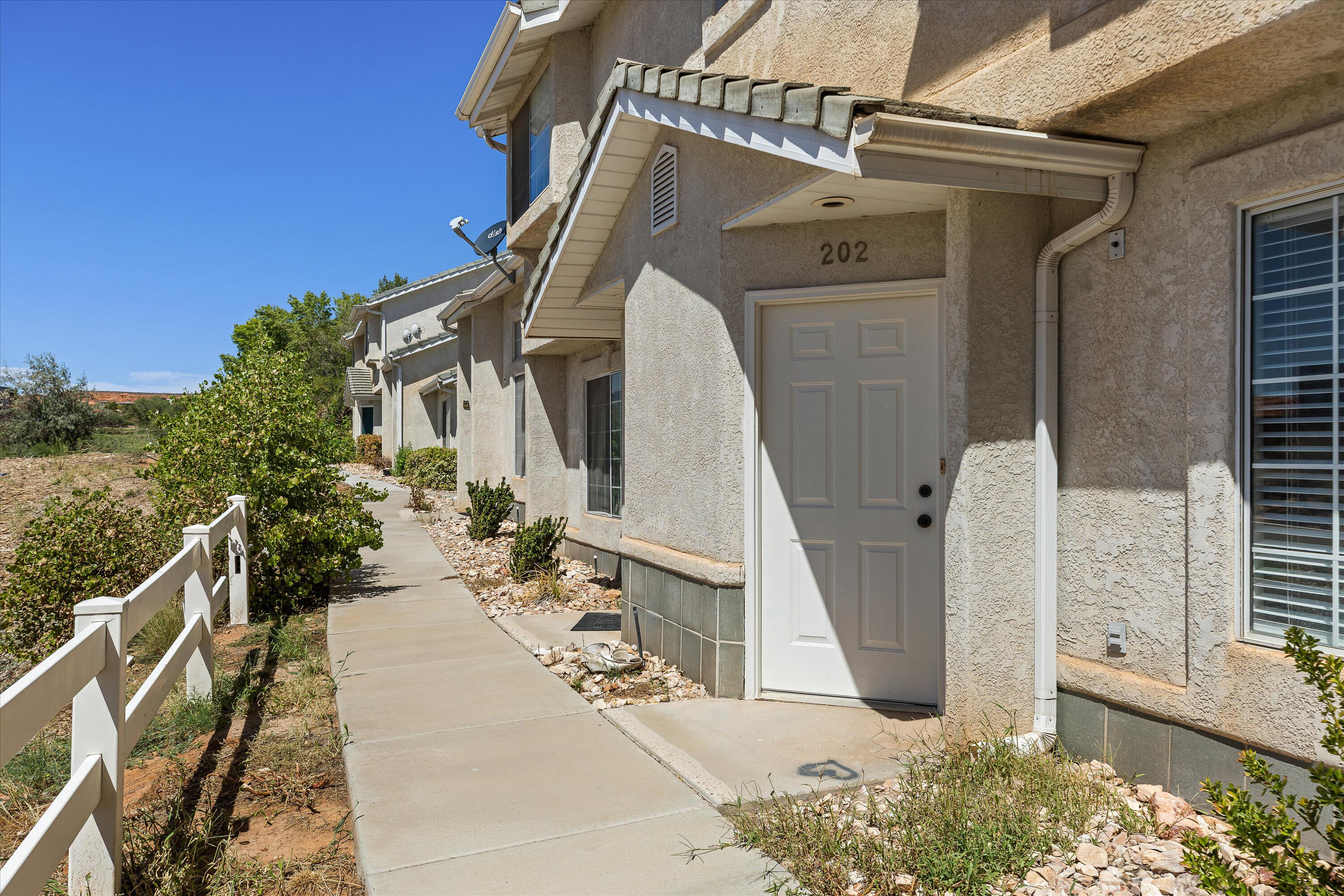 684 W Buena Vista Blvd #202 — photo