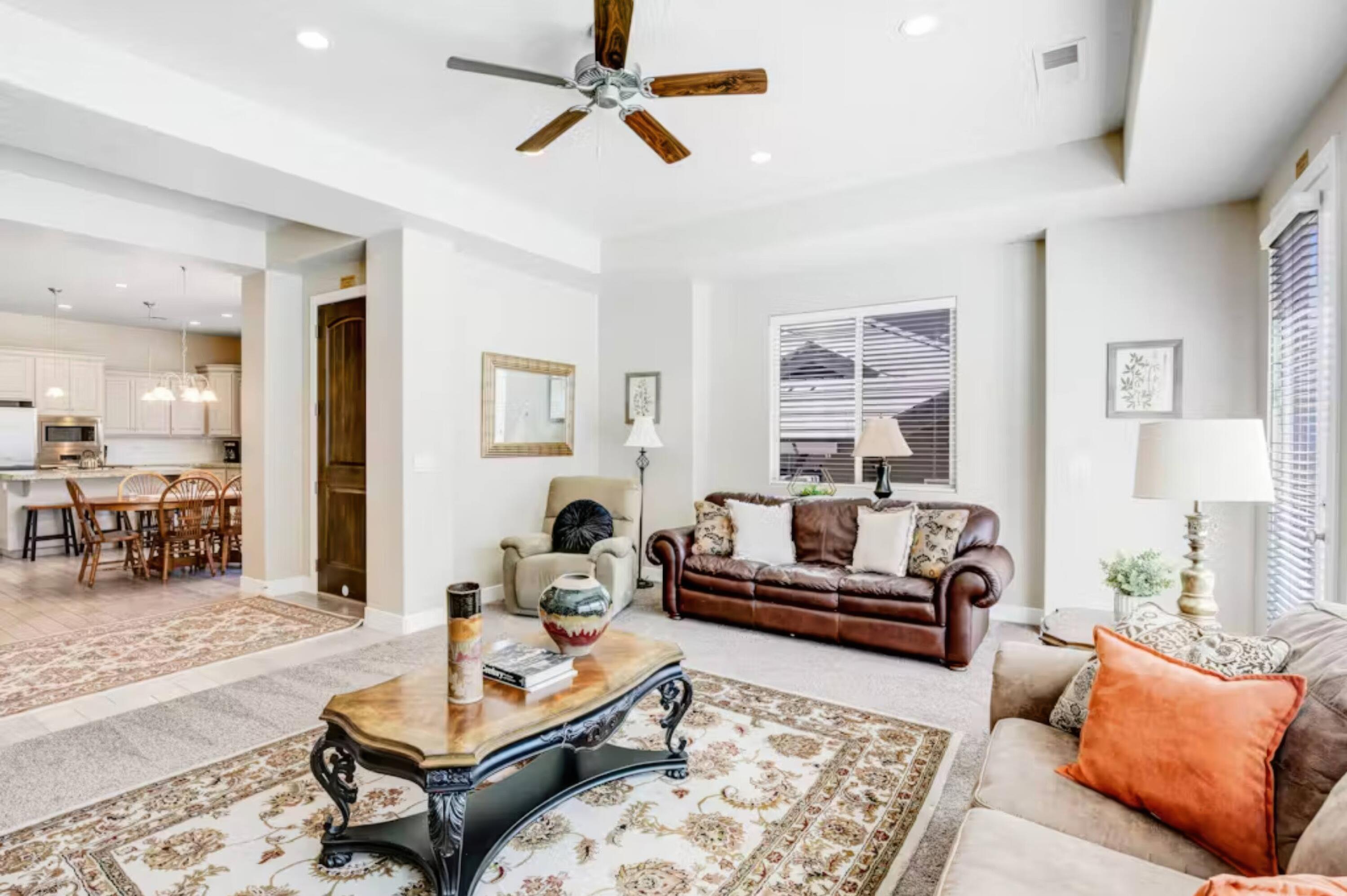 2061 N Pebble Beach Dr — photo