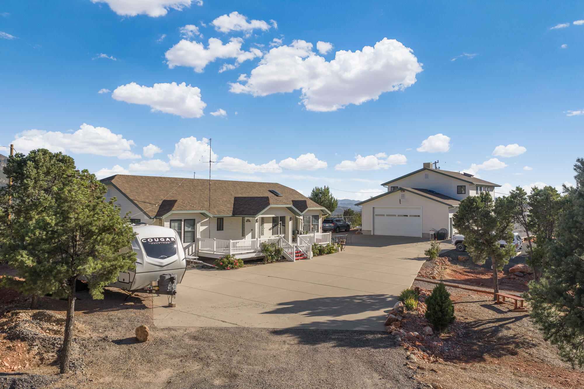 708 E Mule Deer Rd, Central, UT 84722 — photo 2