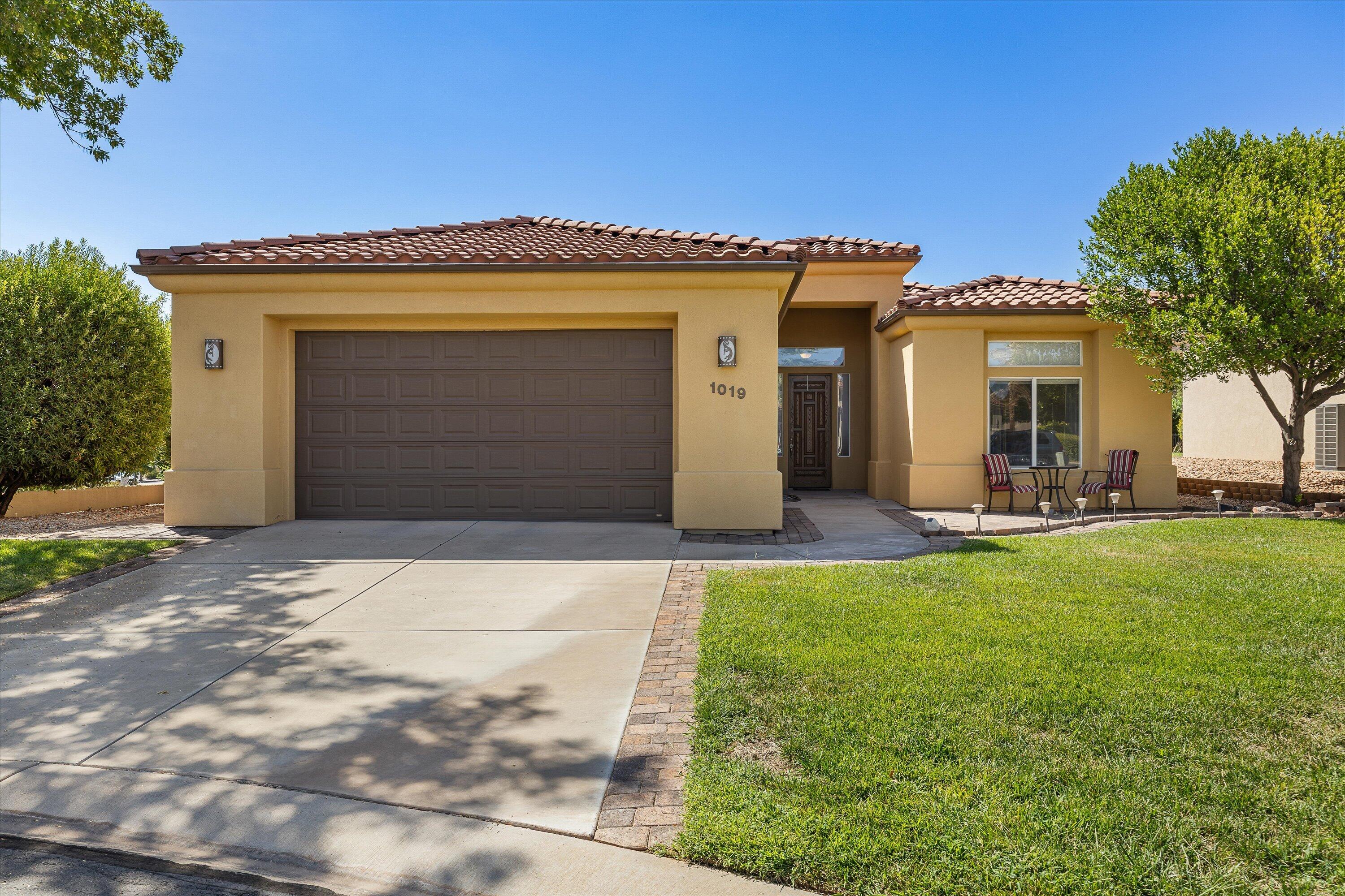 1019 W Shadow Ridge Dr — photo