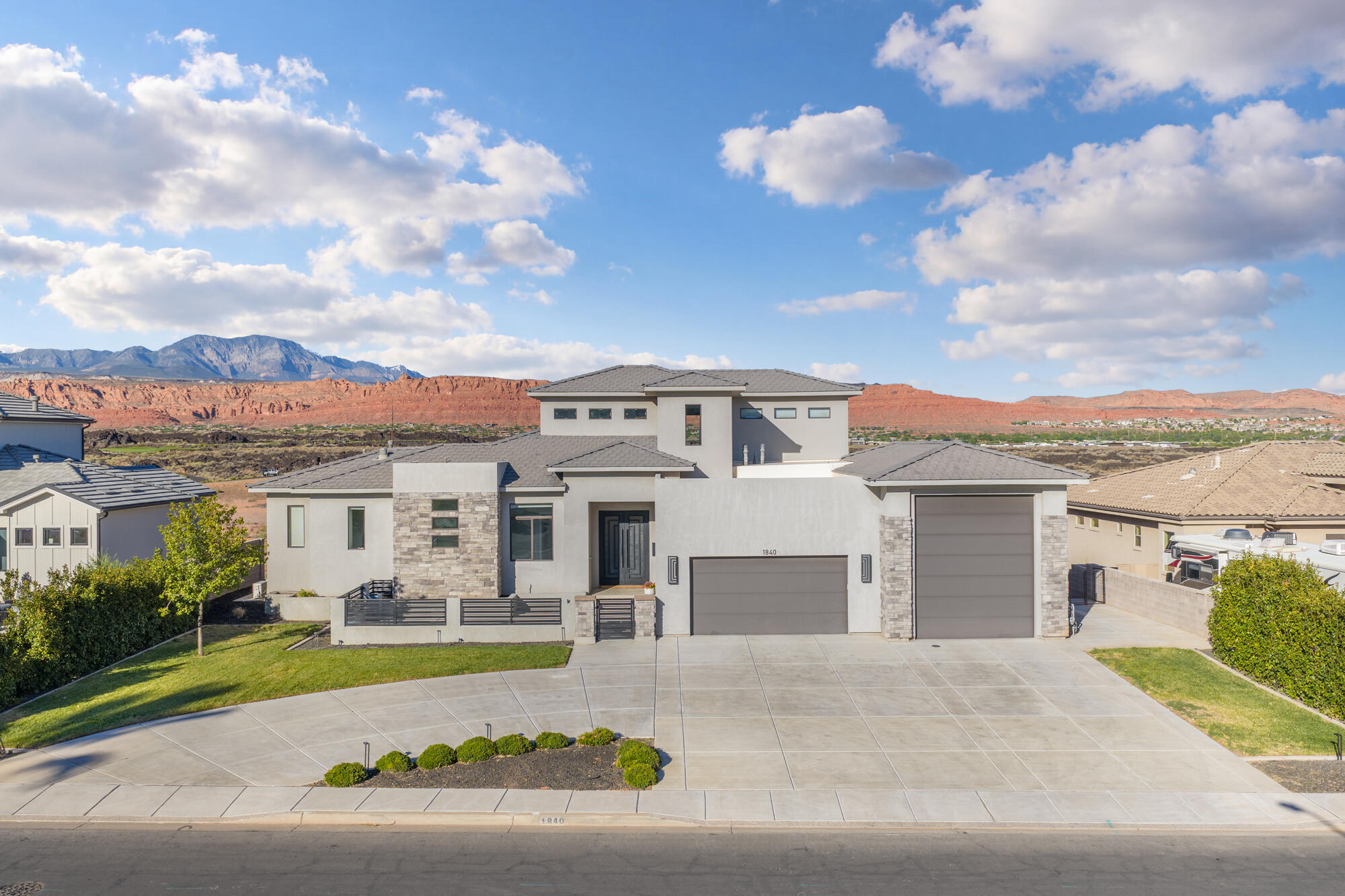 1840 Red Mountain Dr — photo