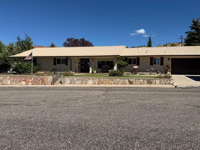 252 E Altamira Dr — photo