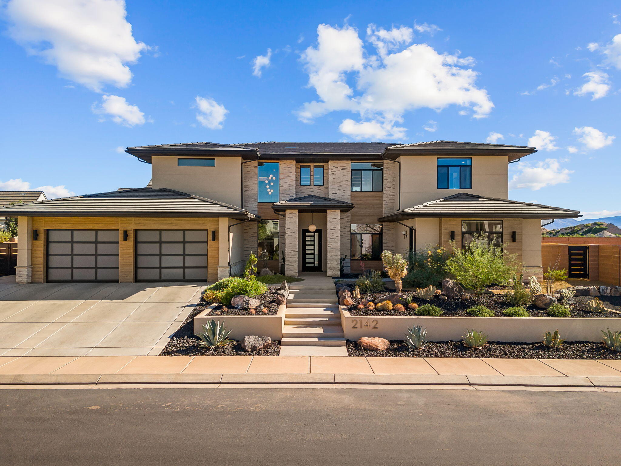 2142 E Tawny Ridge Dr — photo