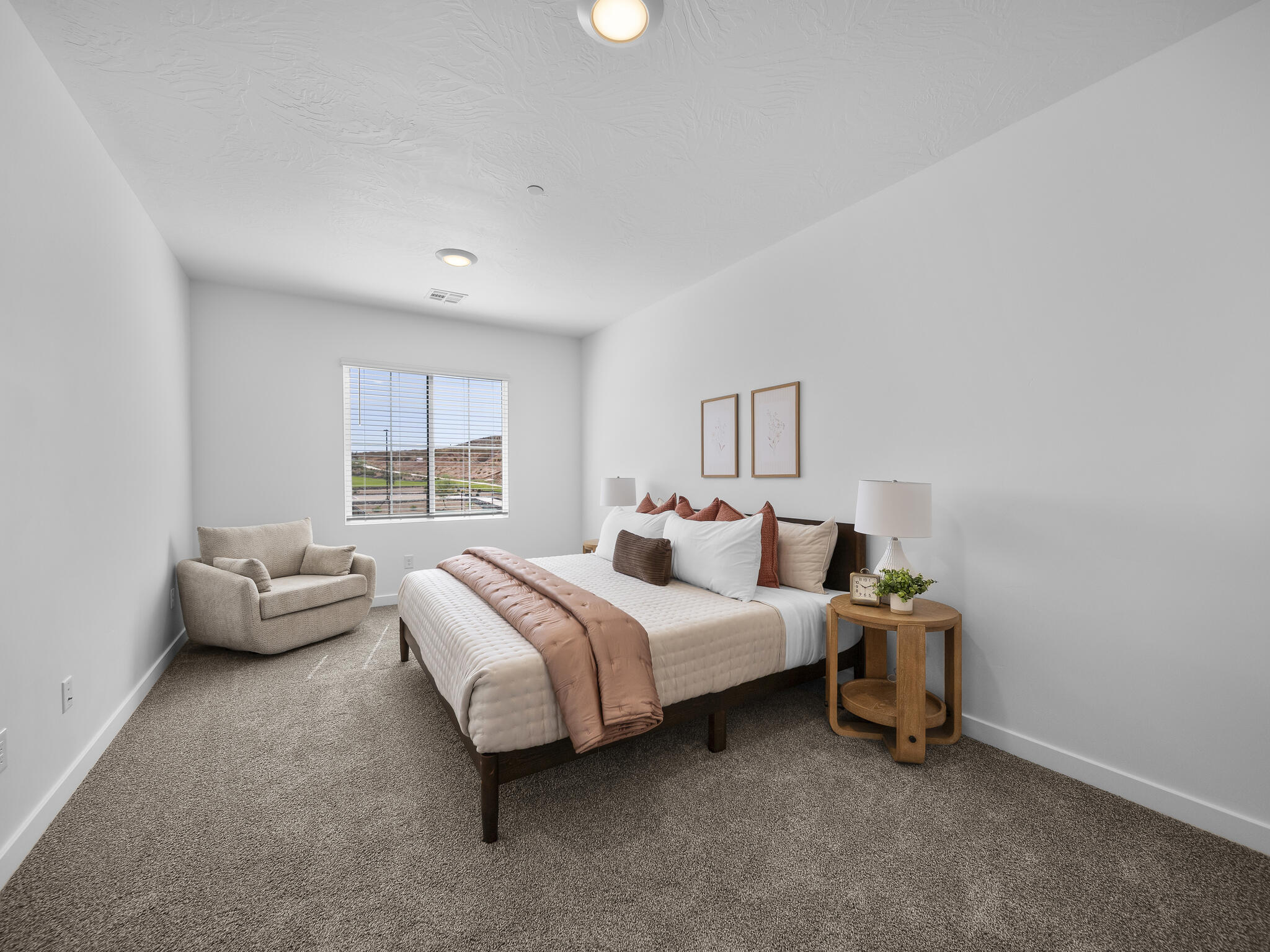 1716 S Viewcrest Dr 3084 — photo