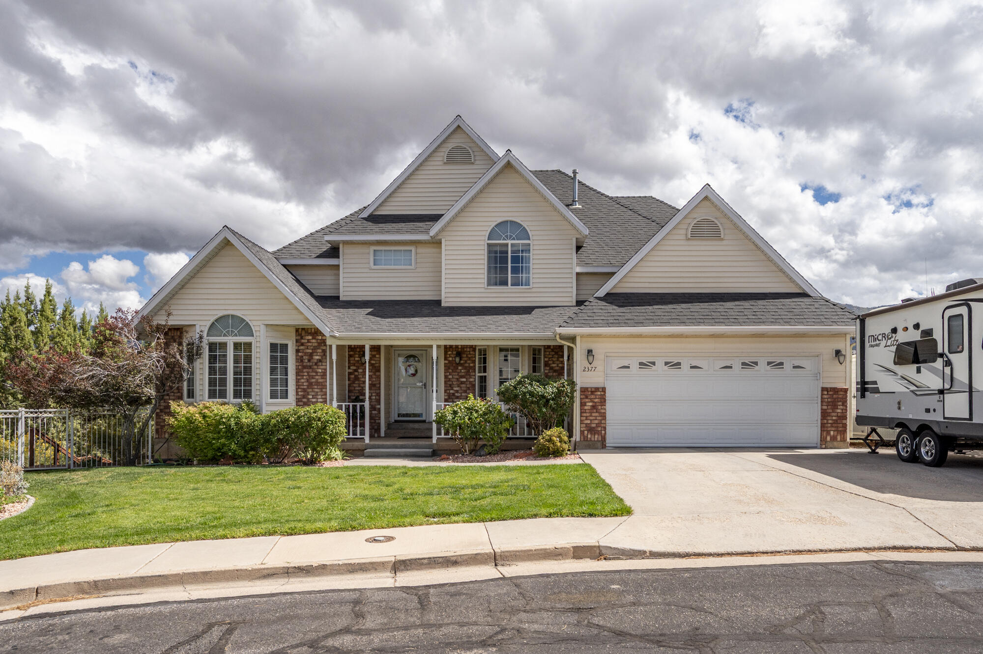 2377 W Beacon Cir — photo