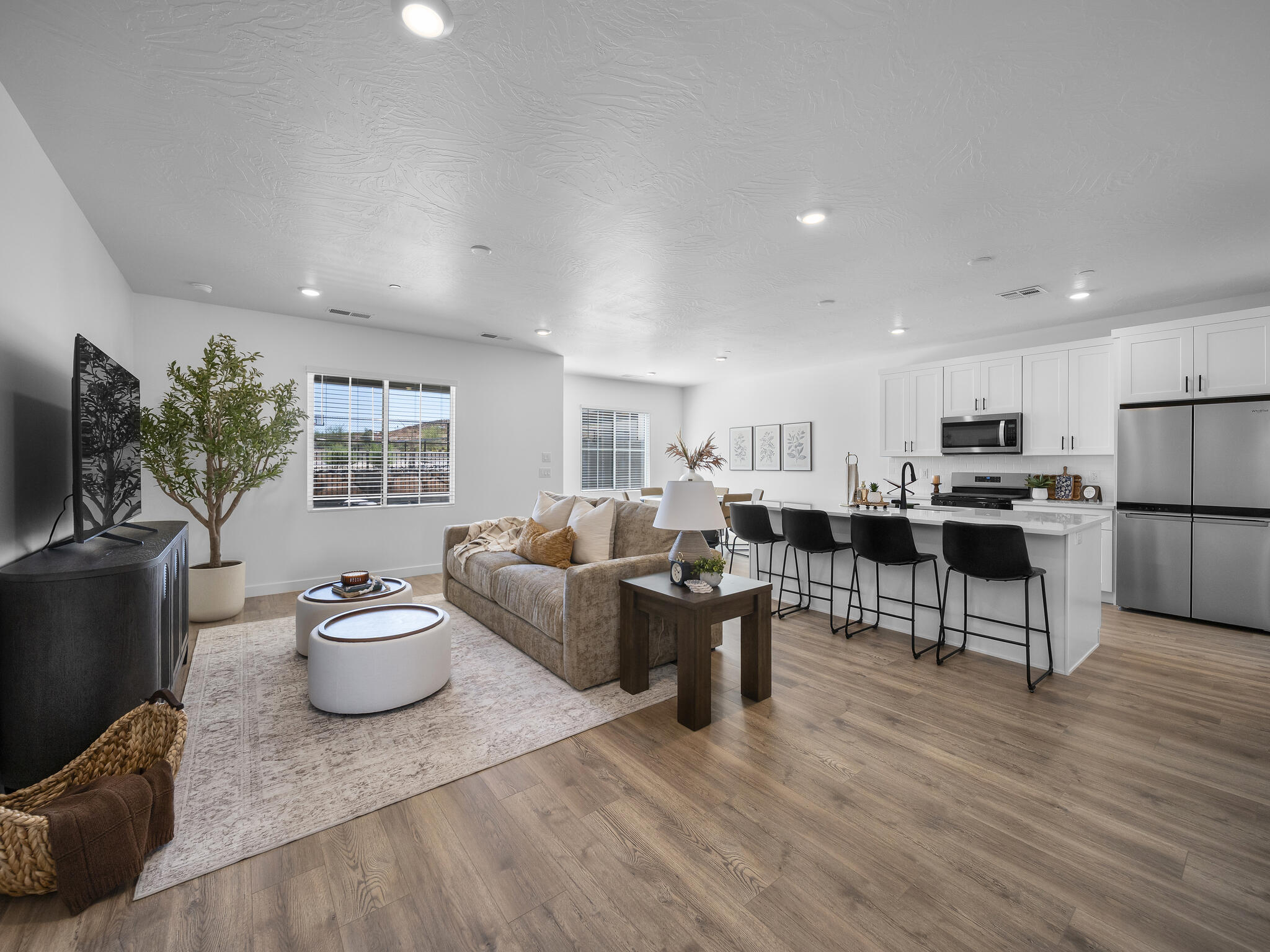 1712 S Viewcrest Dr 3085 — photo