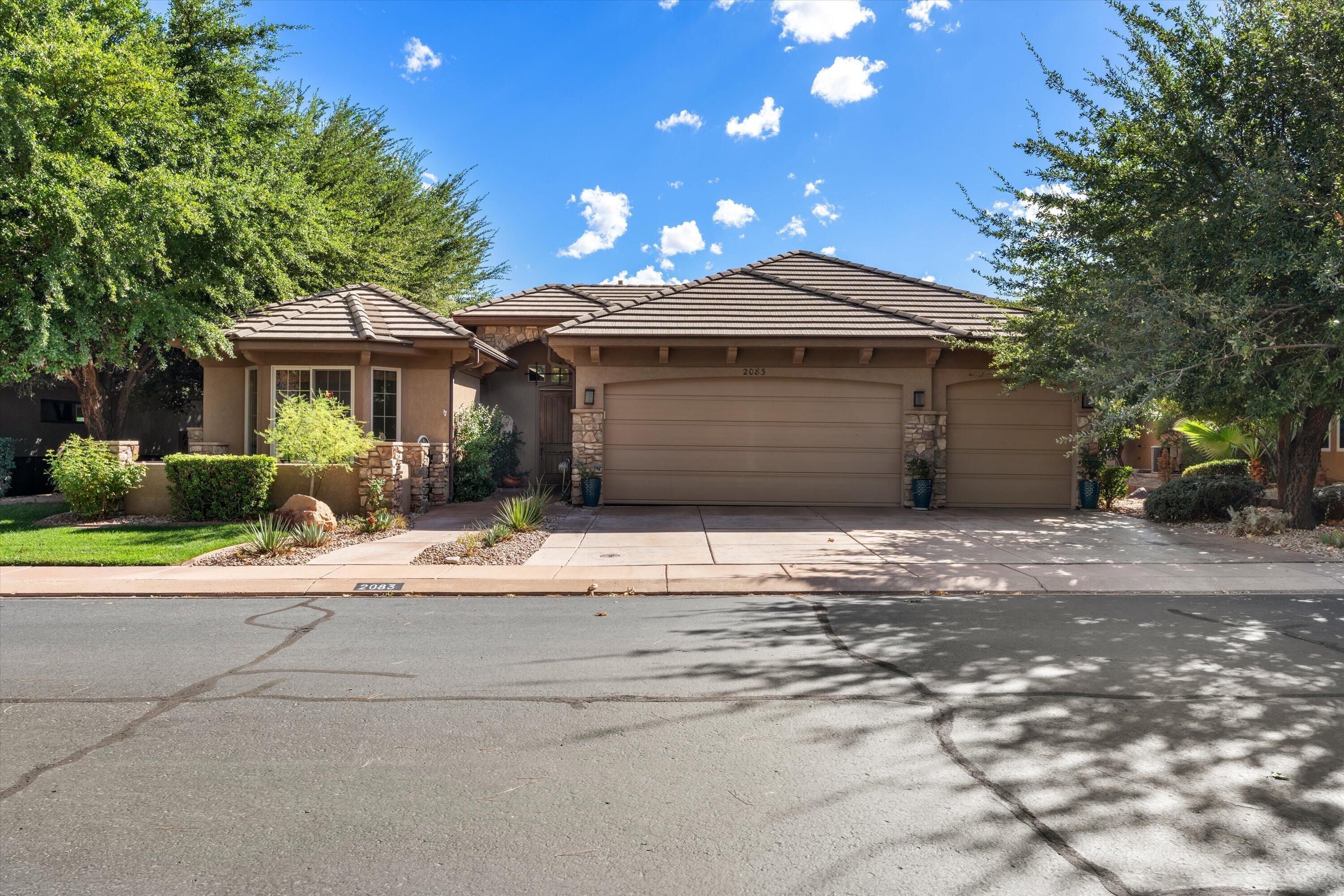 2083 W Monterey Dr — photo