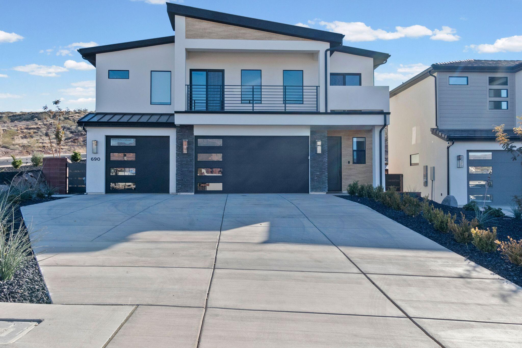 690 E Desert Cactus Dr — photo