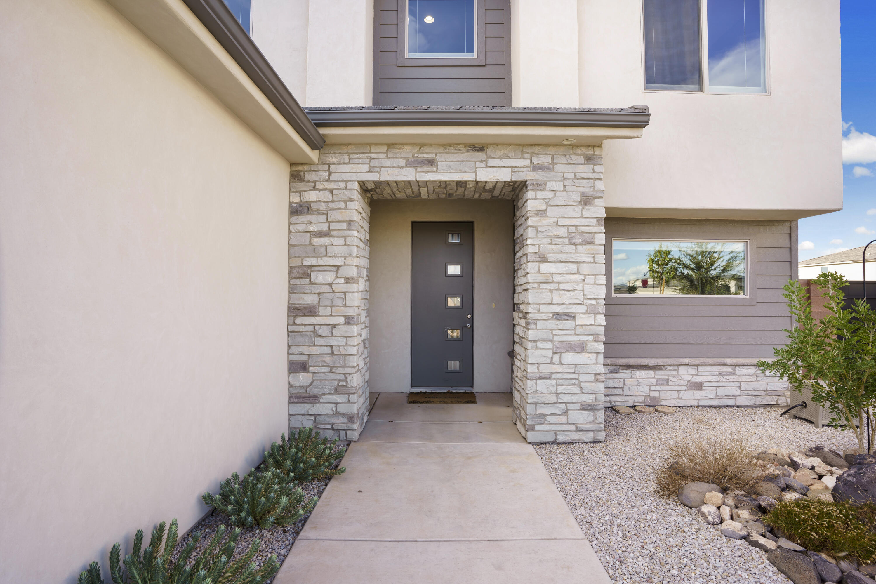 1501 E Mountain Trail — photo