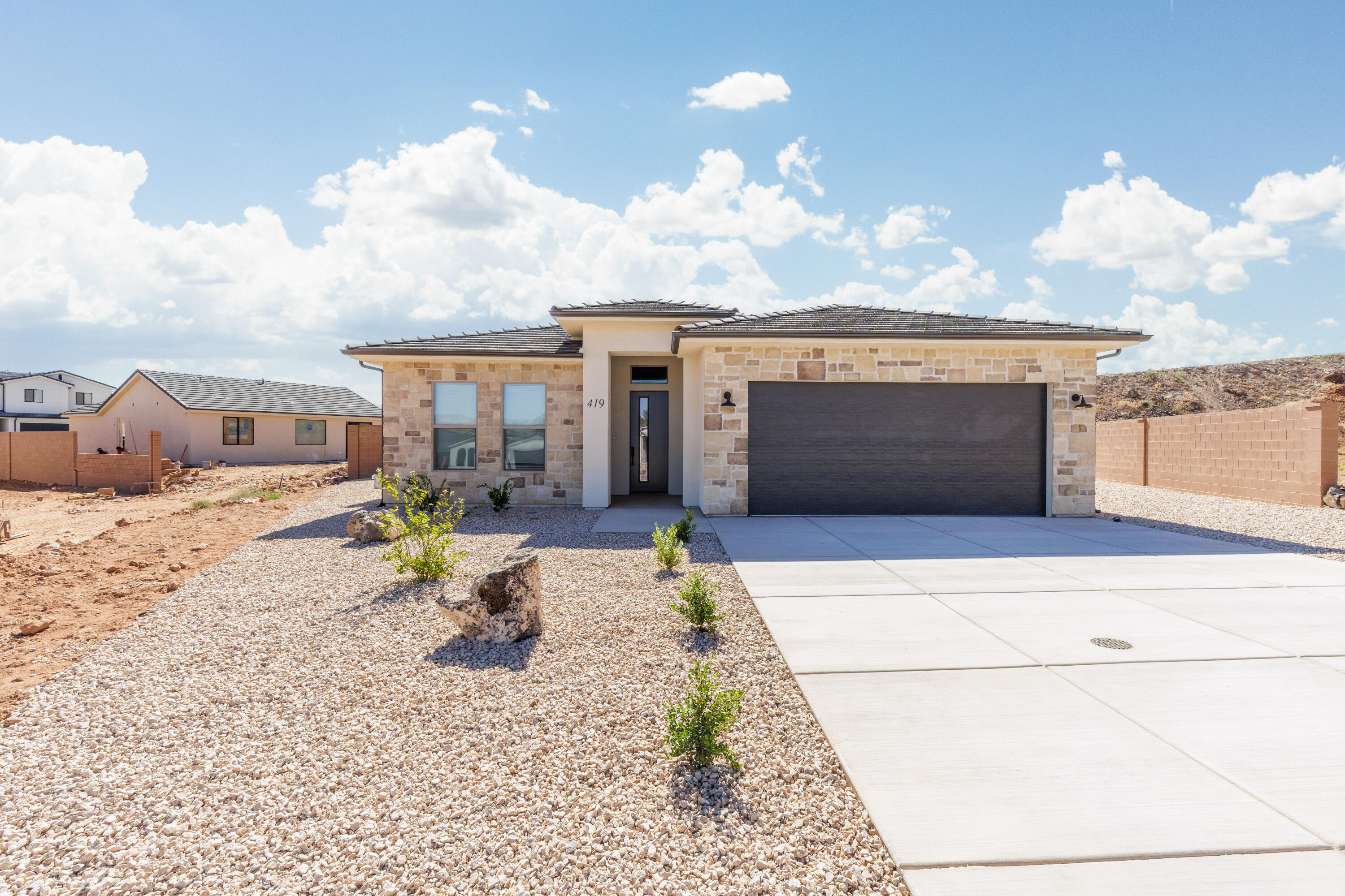 419 S 2250 W — photo