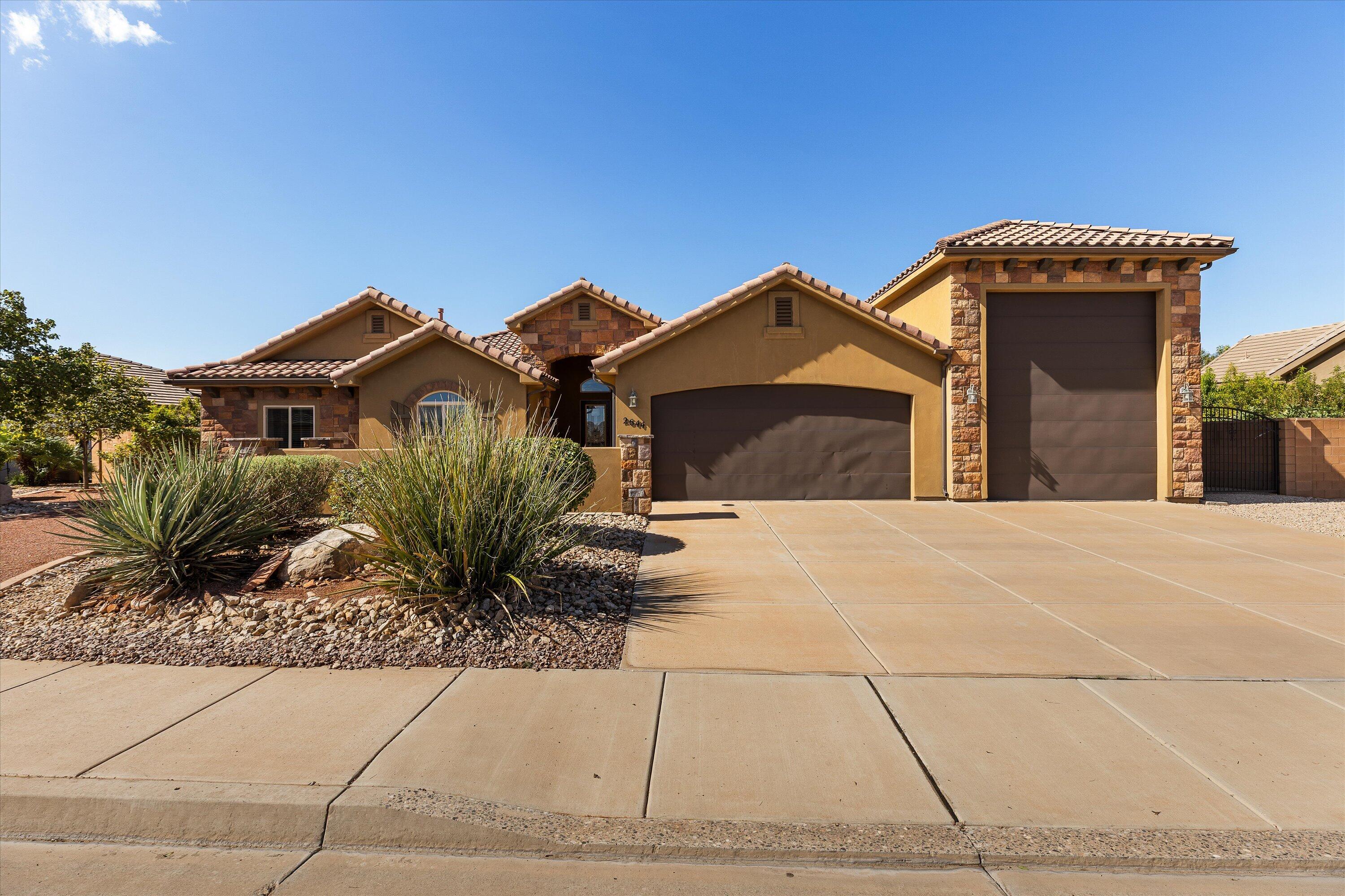 2644 S Wilson Dr — photo