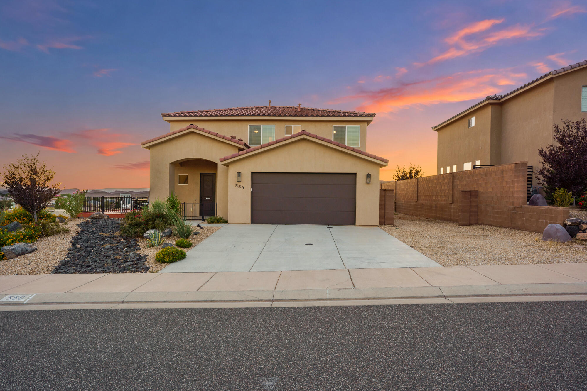 559 N Staci Dr — photo