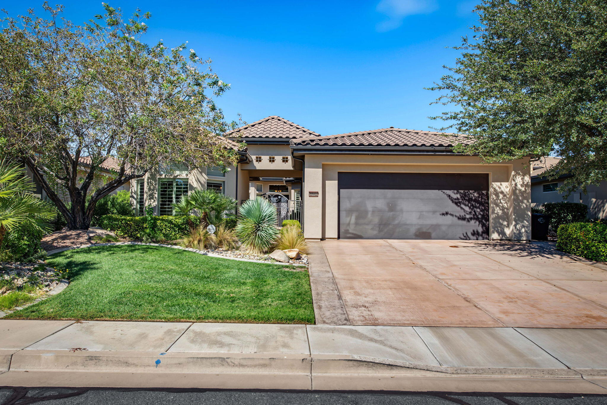 2162 W Azzurro Cir — photo