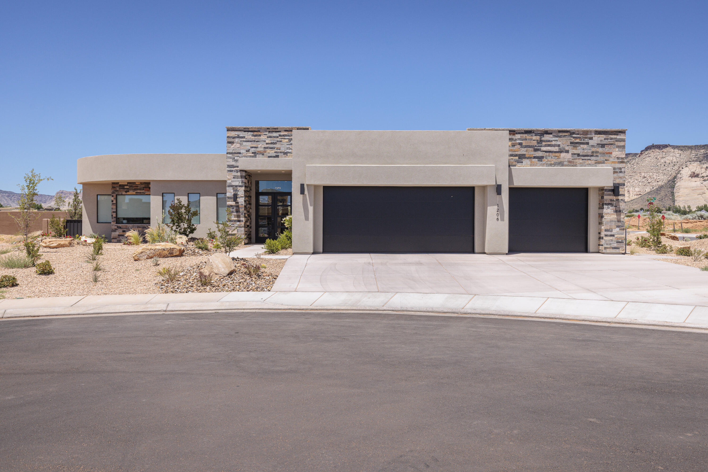 1206 W Doonbeg Ct — photo
