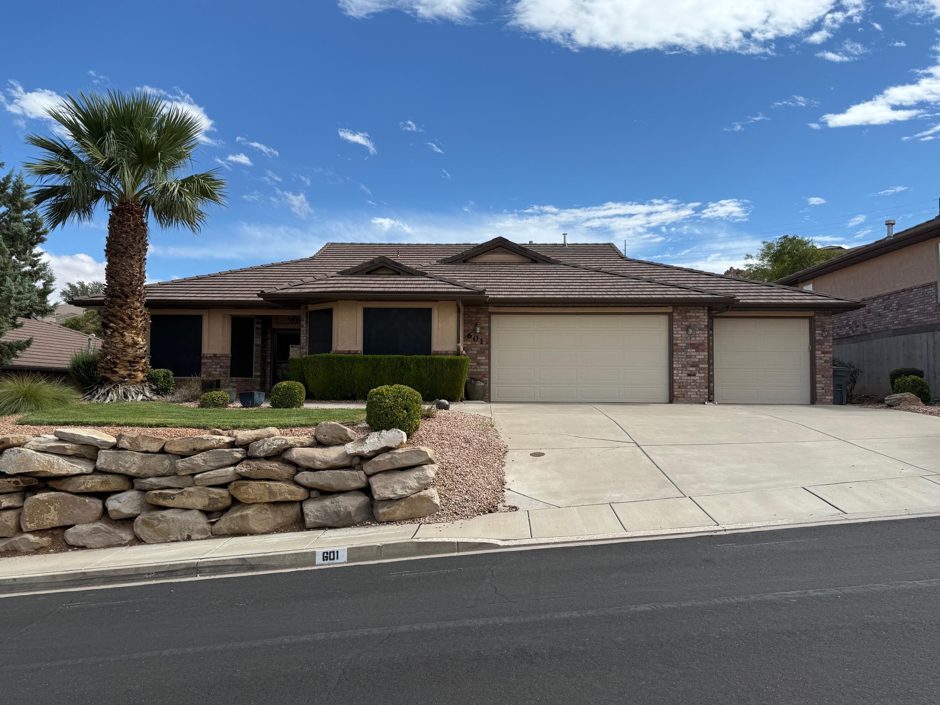 601 Rolling Hills Dr — photo