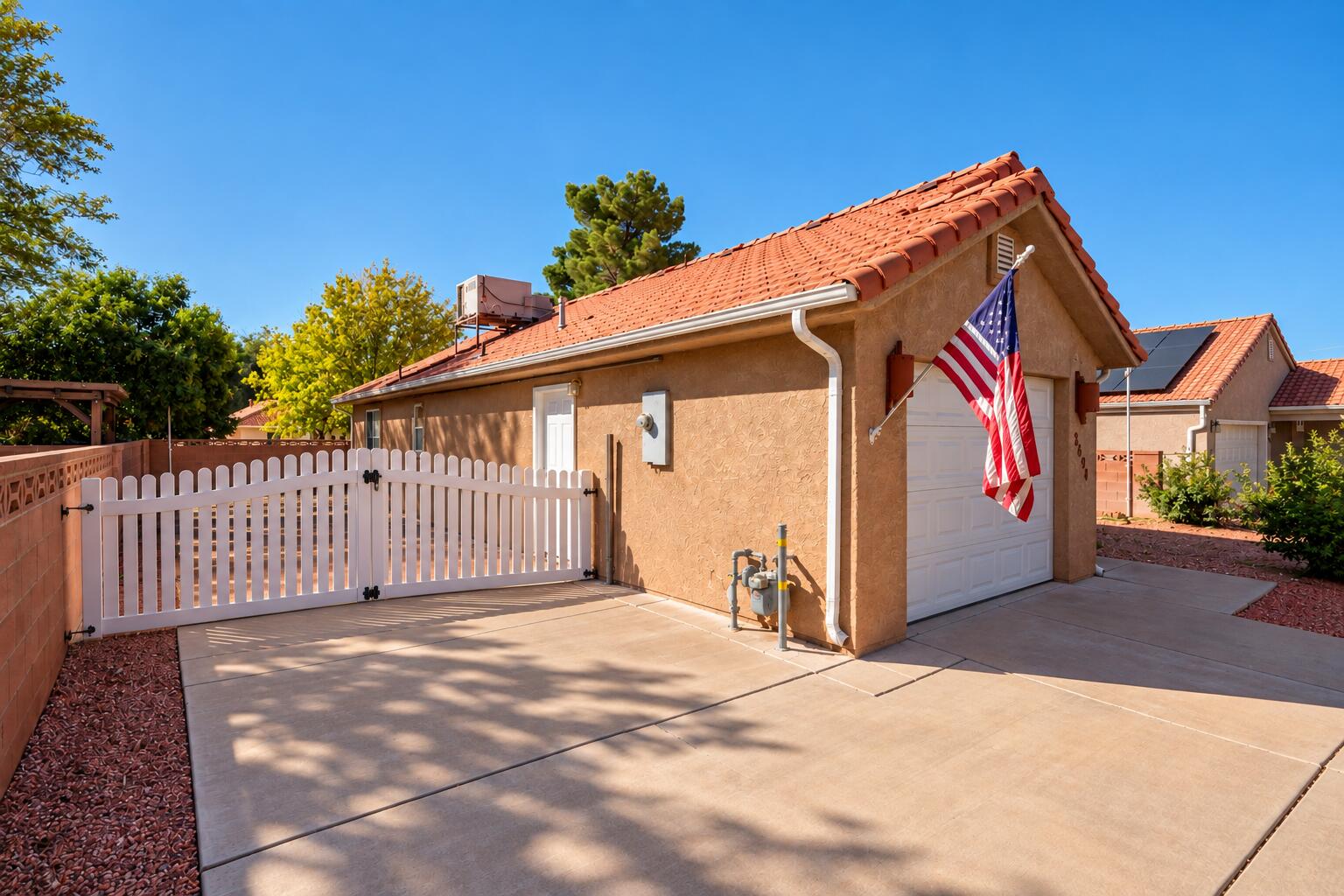 2404 S 725 W — photo