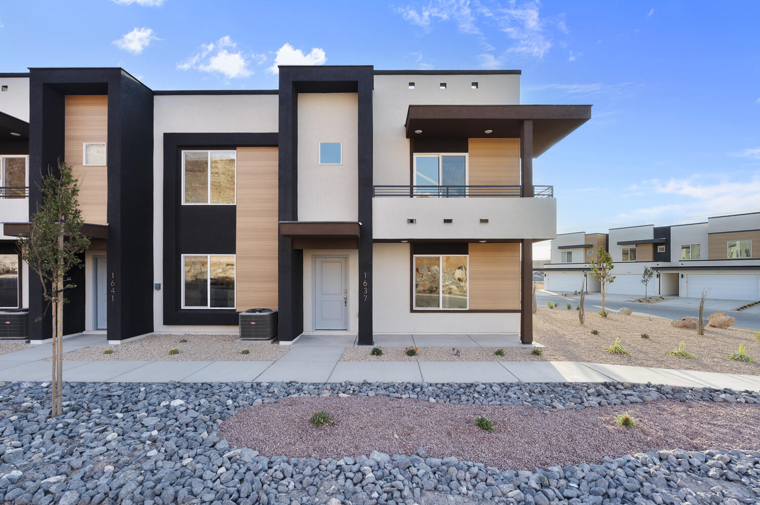 3290 E Elkhorn Ln Unit 2022 — photo