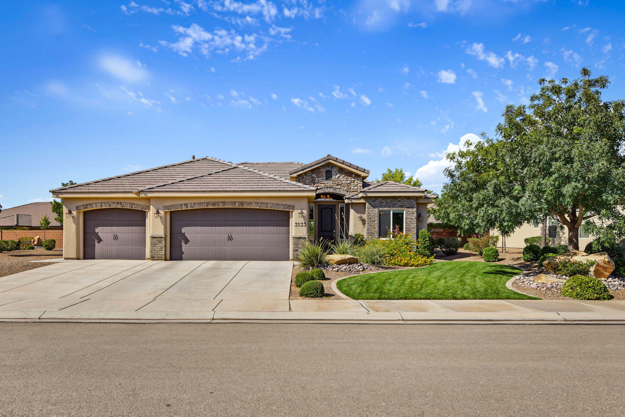 3133 E Delany Dr — photo
