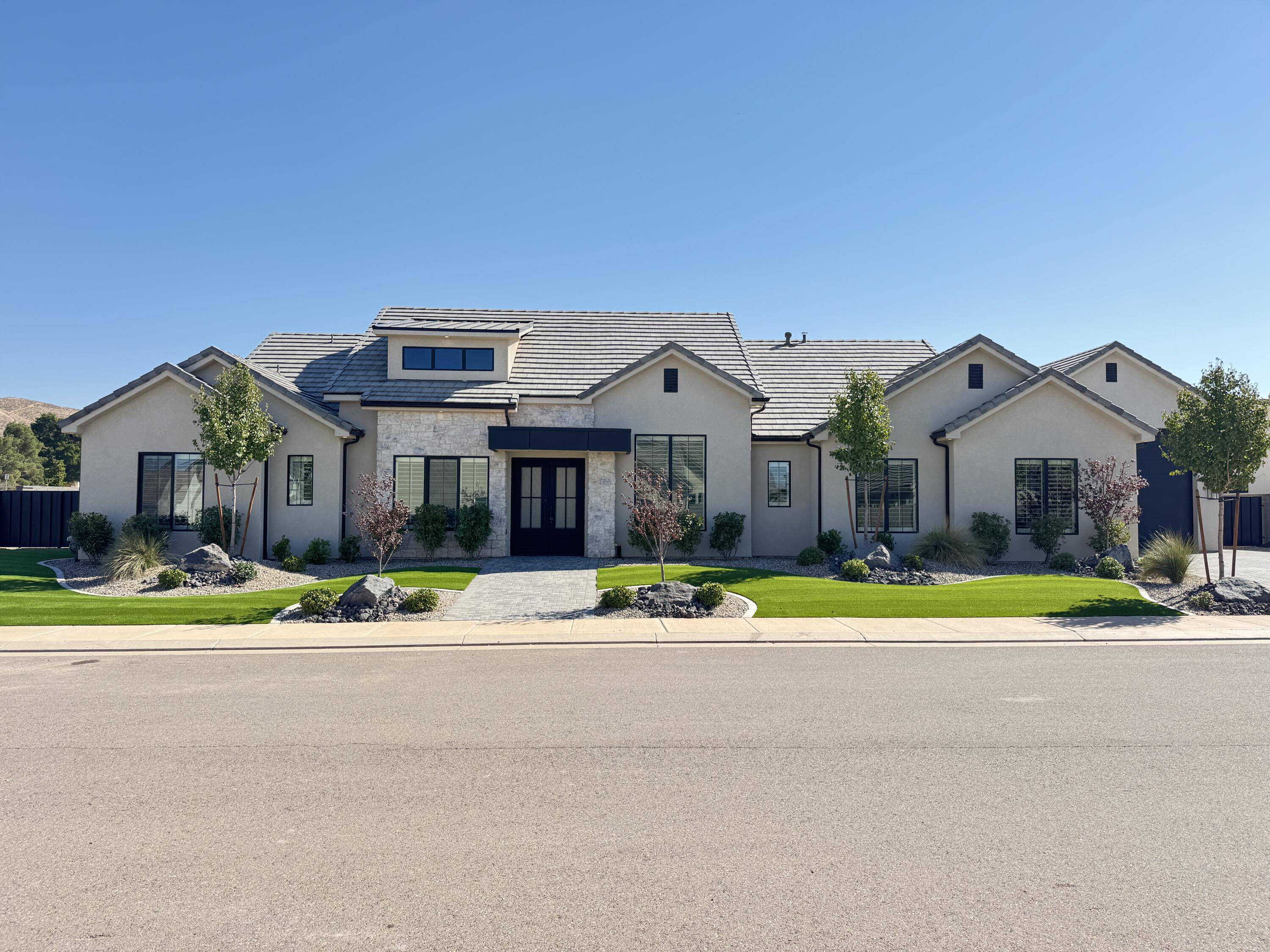3147 S Cora Dr — photo