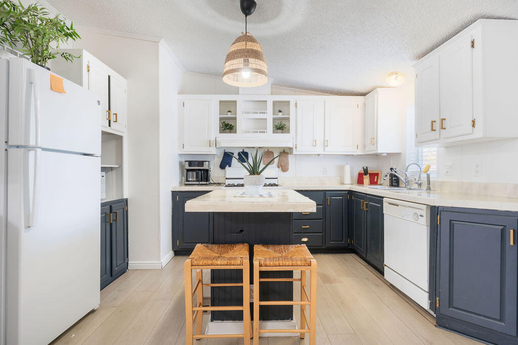 91 E 645 N — photo