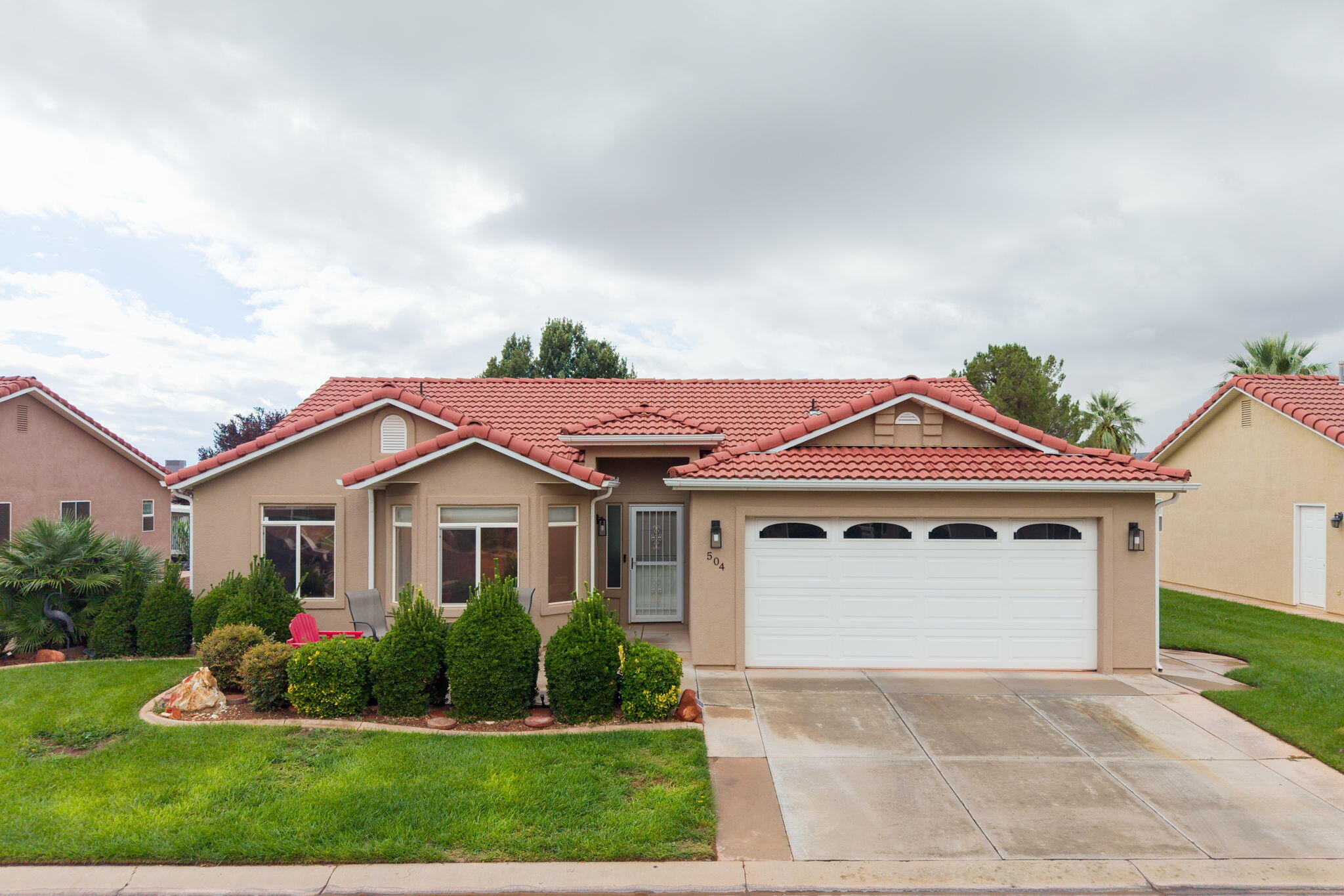 504 E Majestic Dr — photo