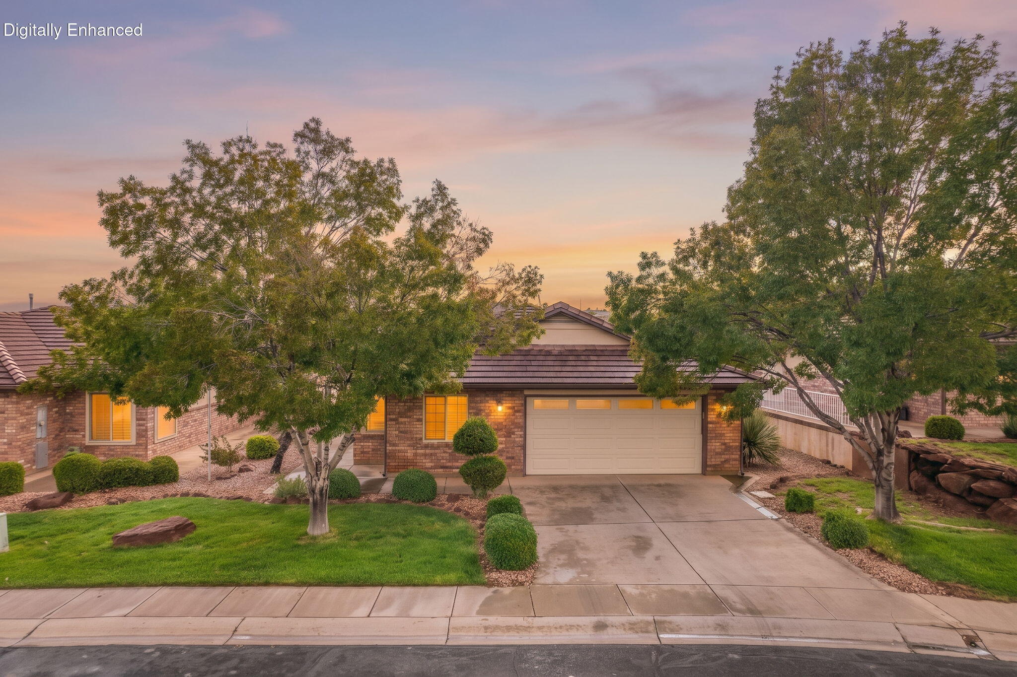705 W Uxbridge Dr — photo