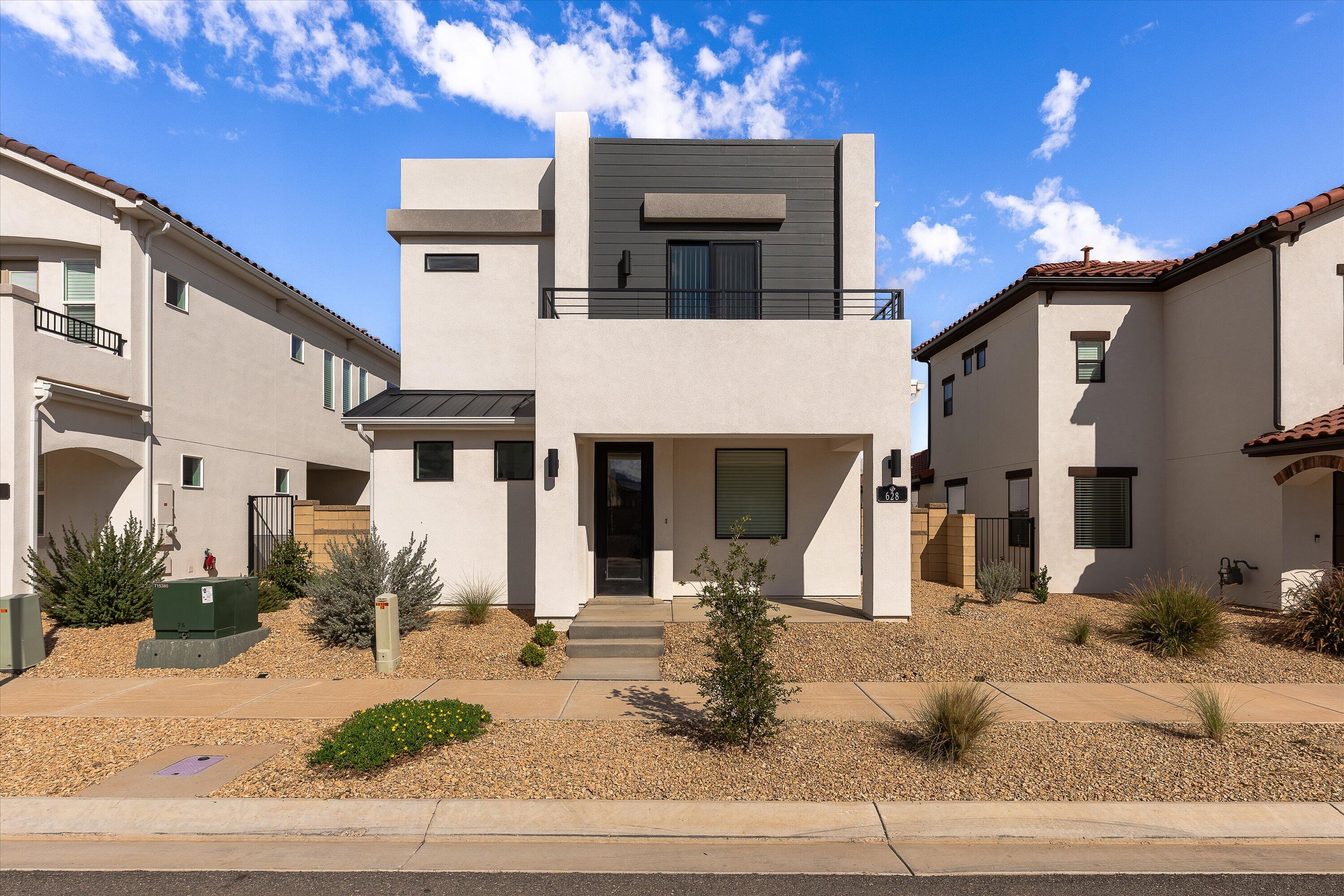 628 W Juniper Hill Dr — photo