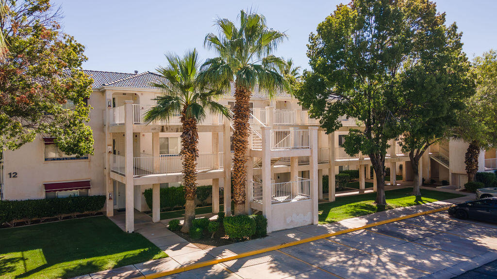 1845 W Canyon View Dr Unit 1202 — photo