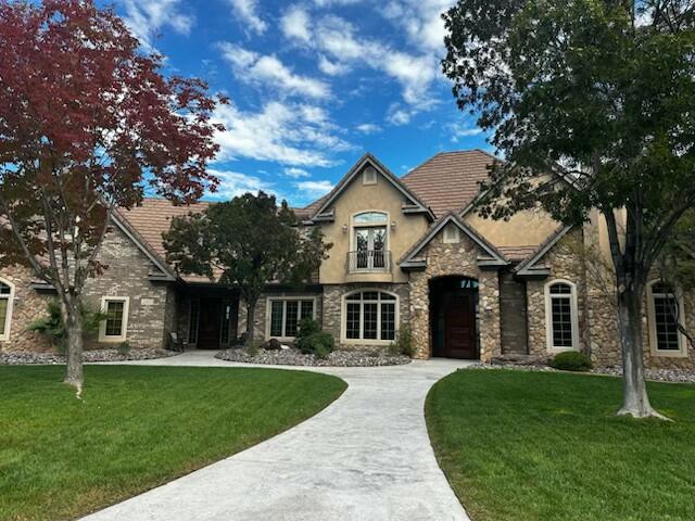 2323 E Bella Rosa Dr — photo