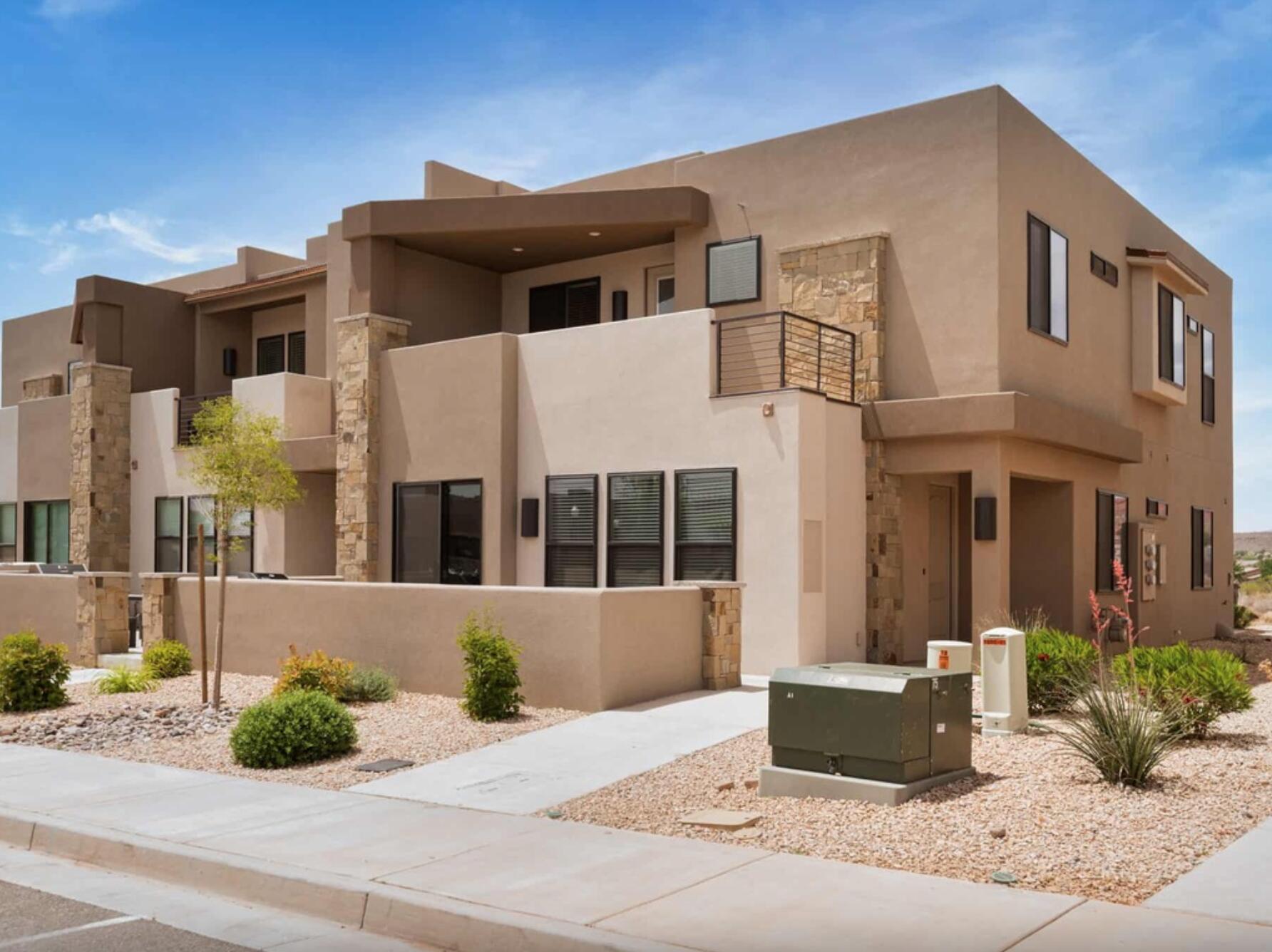 2285 N Park Center Dr — photo