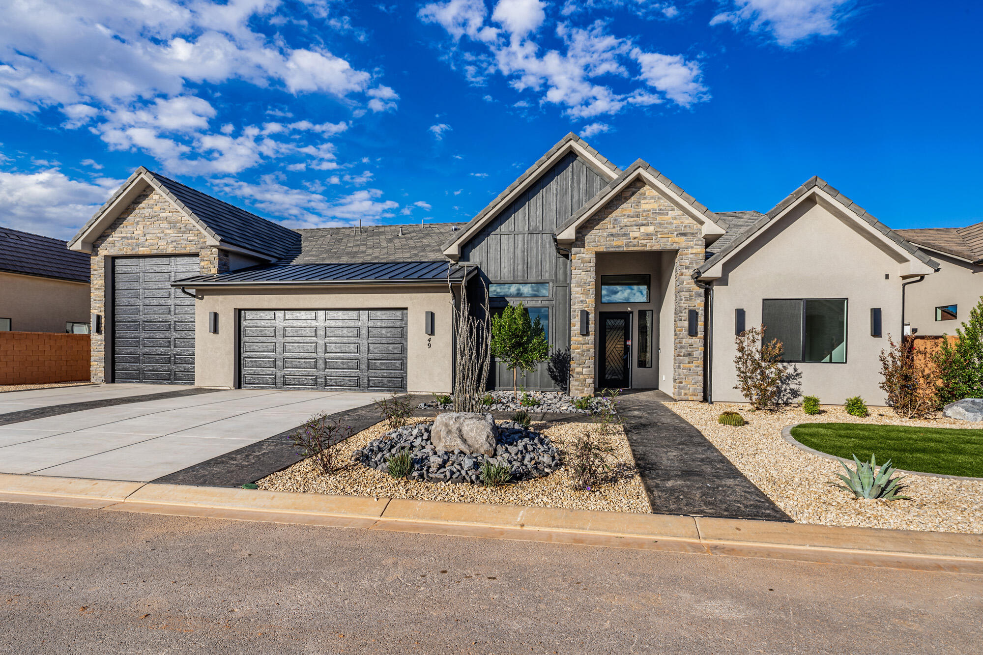 49 N 640 W — photo