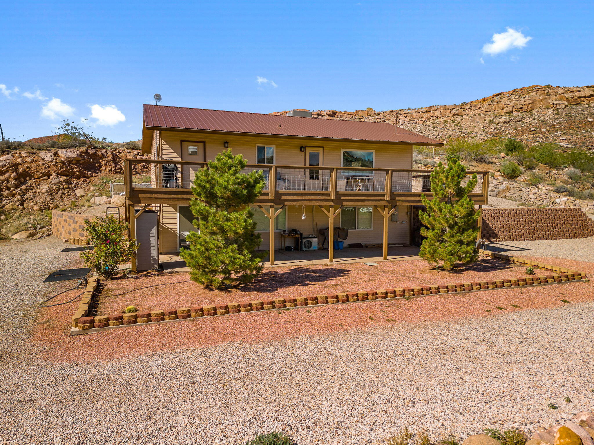 696 S Silver Valley Rd — photo