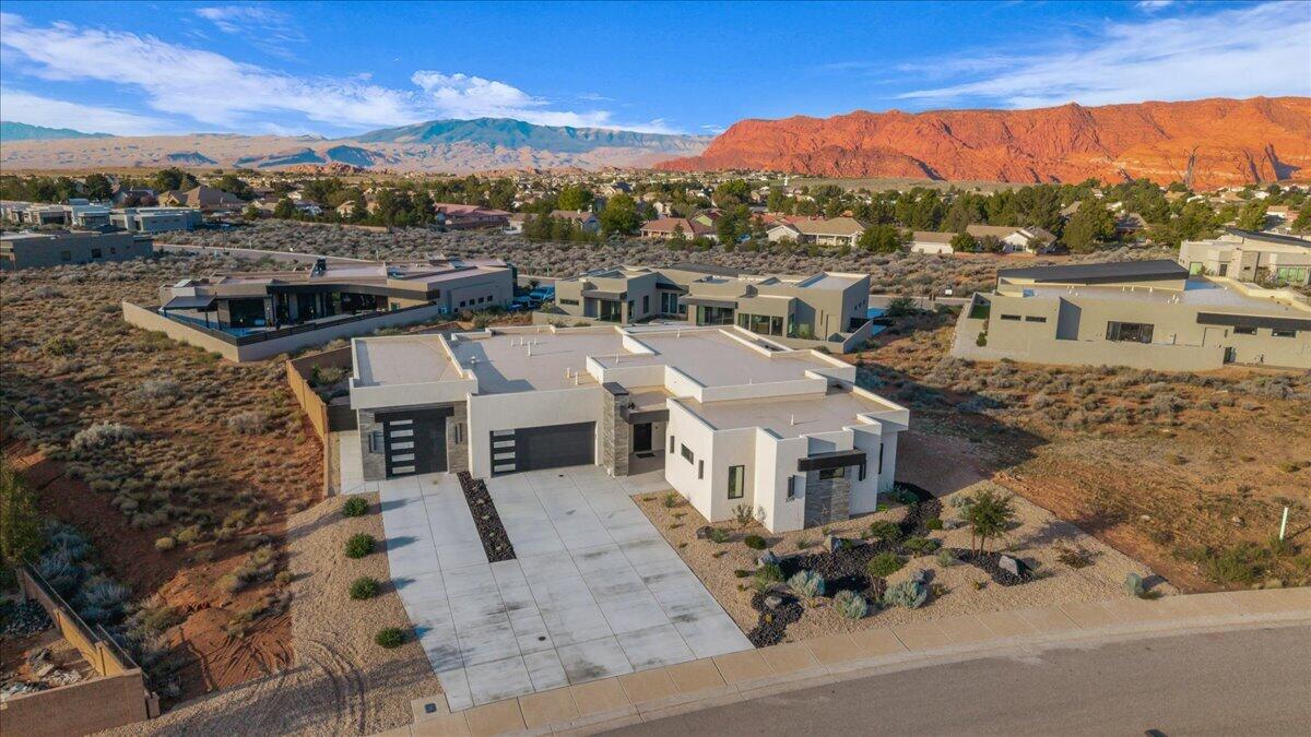 5519 N Rock Hollow Dr — photo