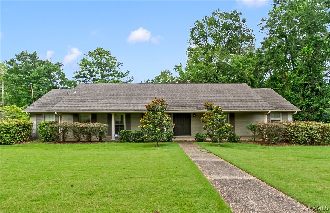 423 Woodridge Drive — photo