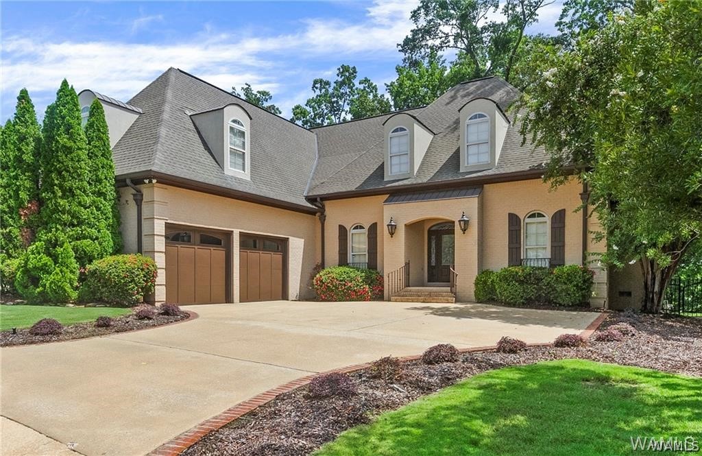 2710 Beacon Hill Parkway — photo