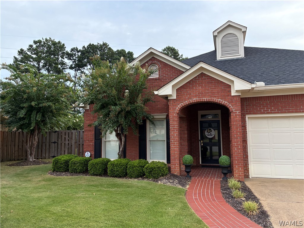233 Tanglewood Circle — photo