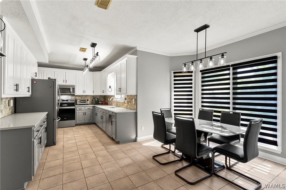8717 Waverly Drive — photo