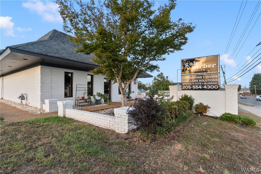 1623 Veterans Memorial Parkway — photo