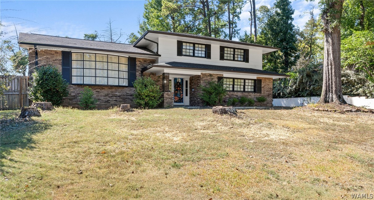 300 Woodridge Drive — photo