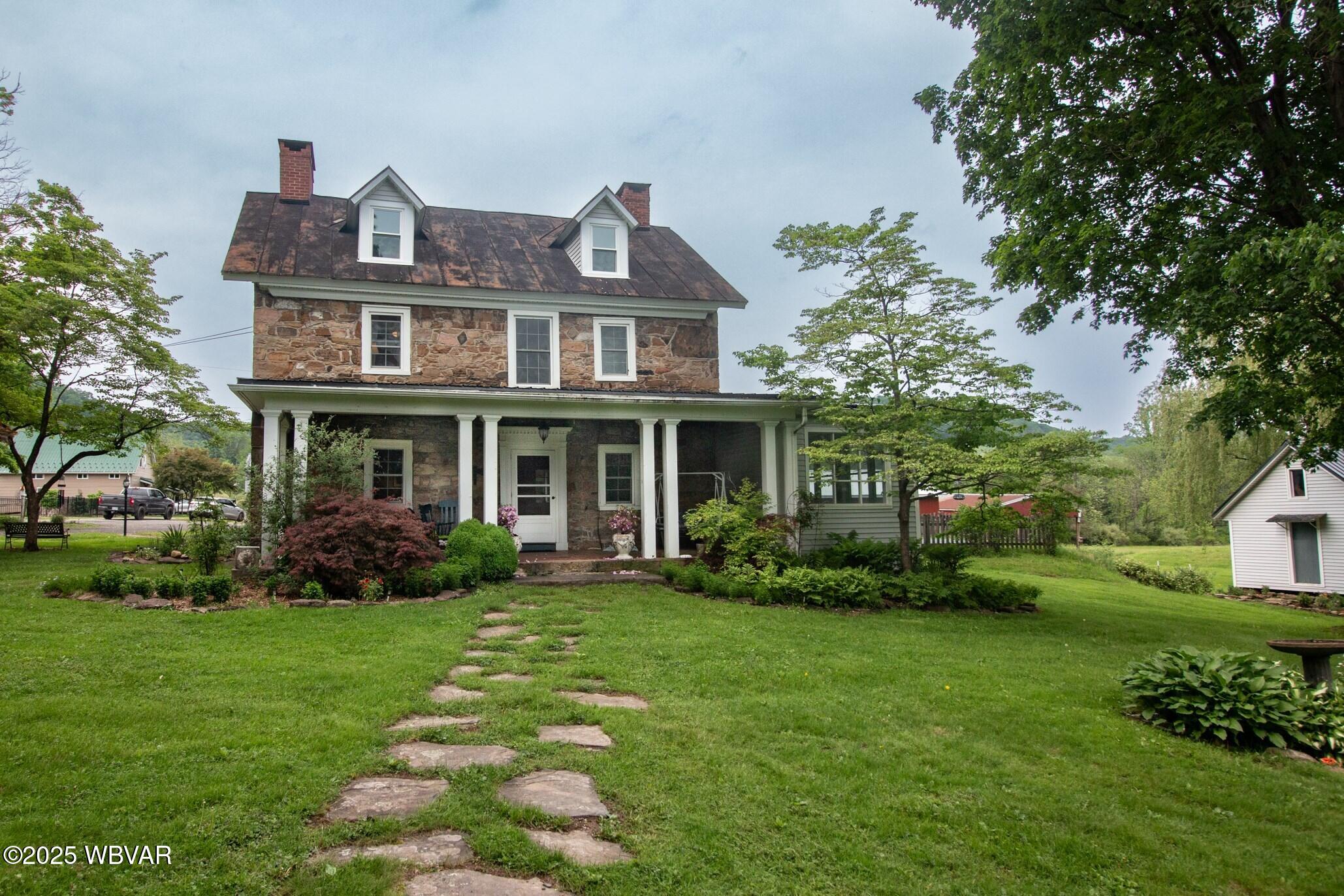 320 Carpenters Lane — photo