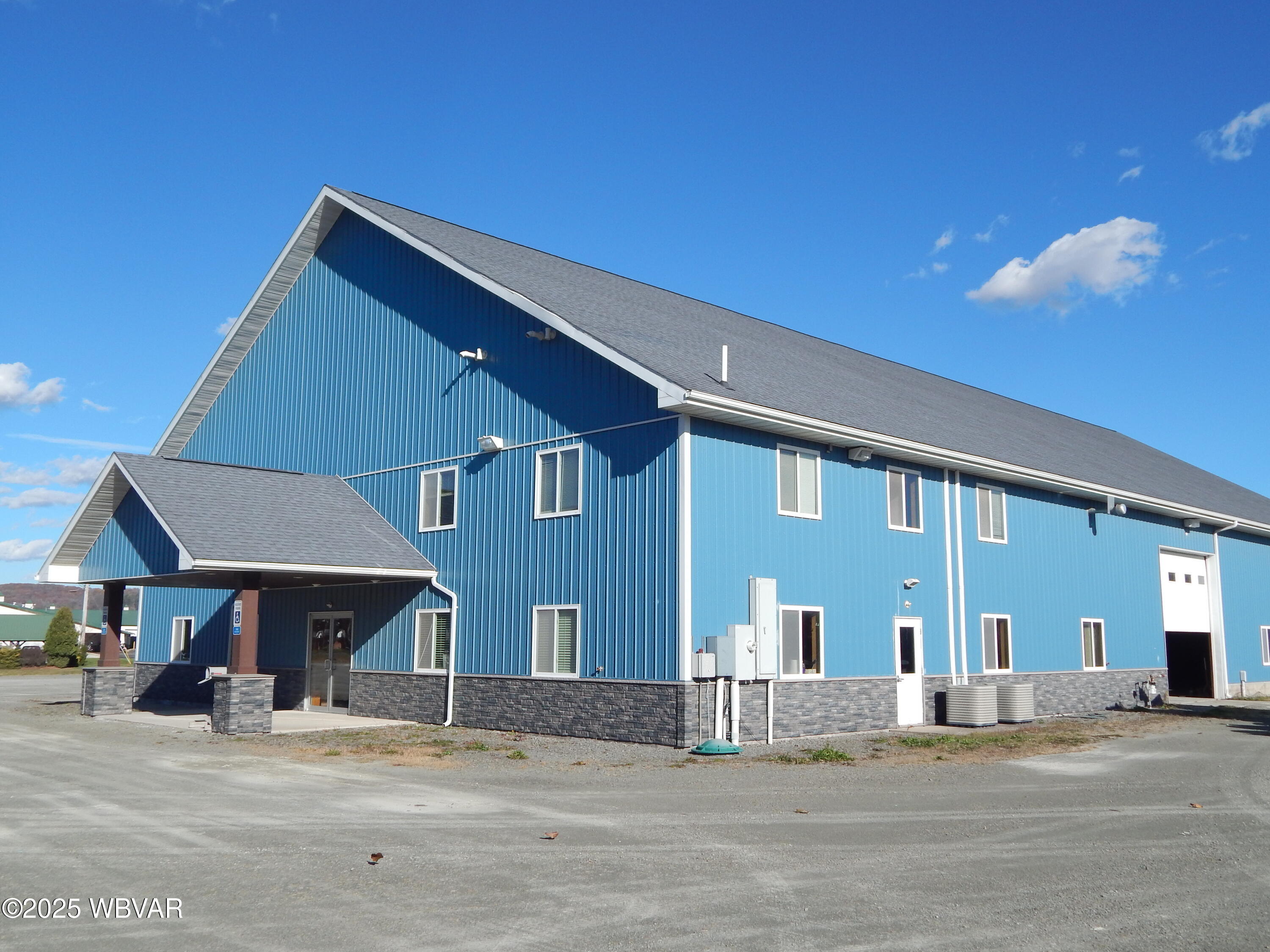 2917 S Main Street — photo