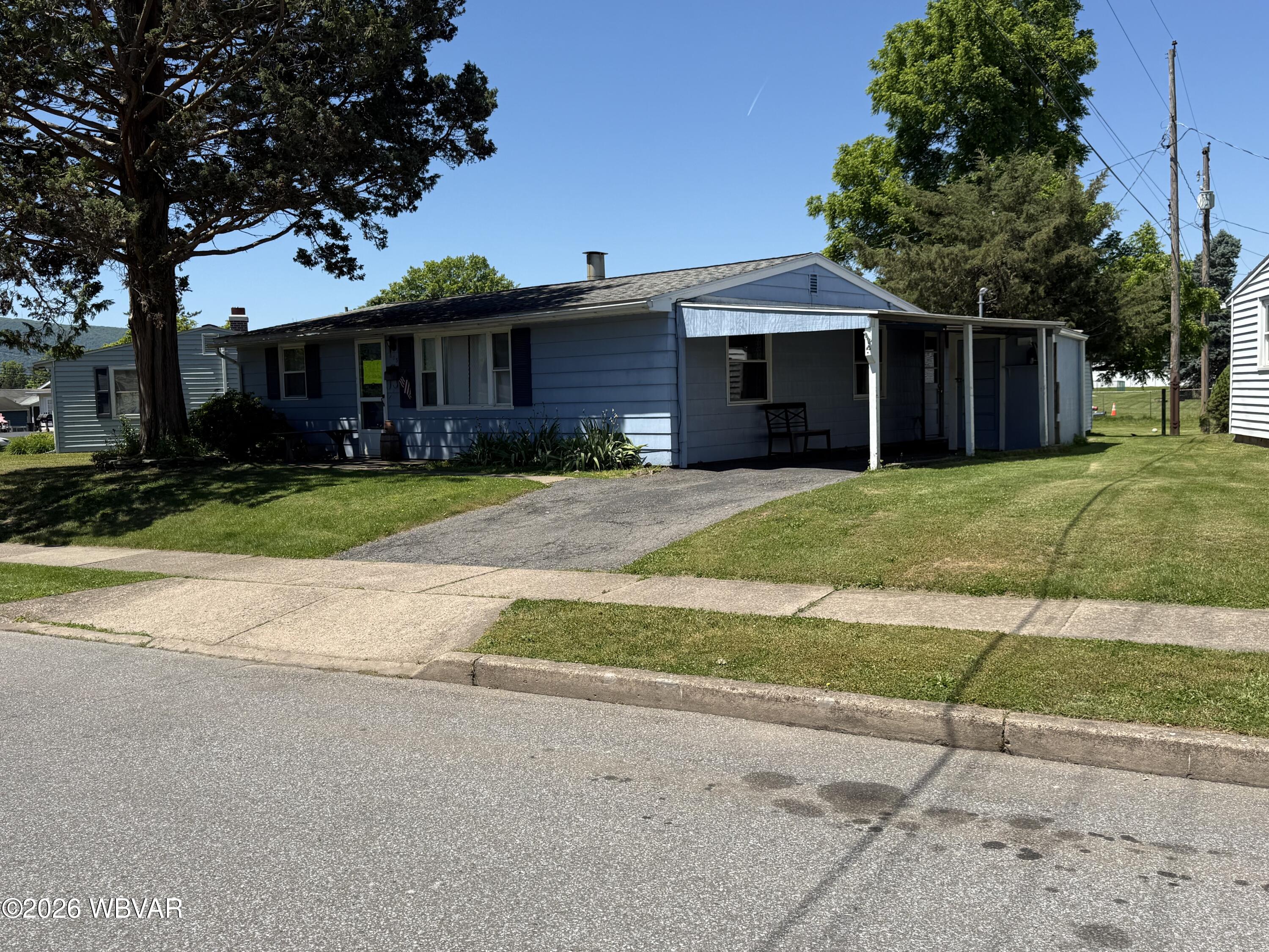 805 Tule Street — photo