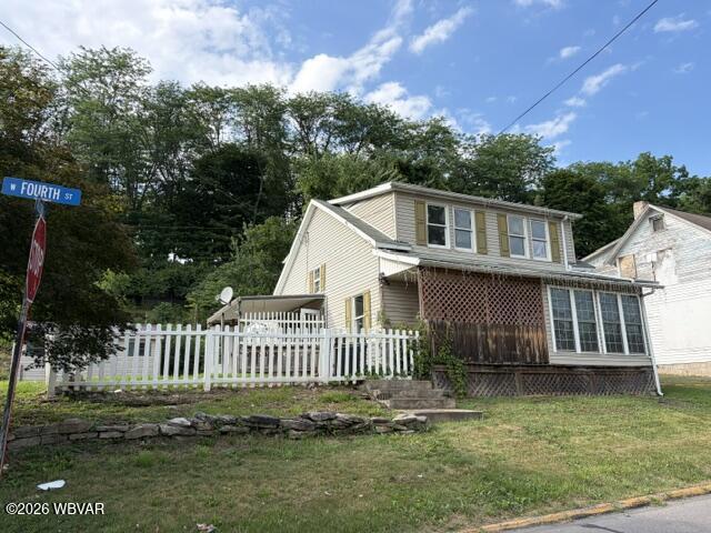1045 W 4th Street — photo